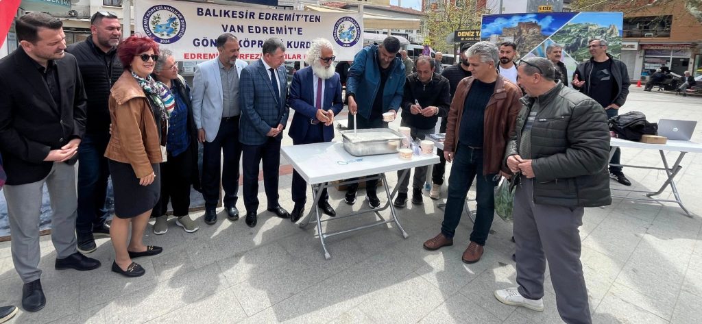 Van’ın Tanıtım Elçileri Bu Kez Burhaniye’de Gönülleri Fethetti