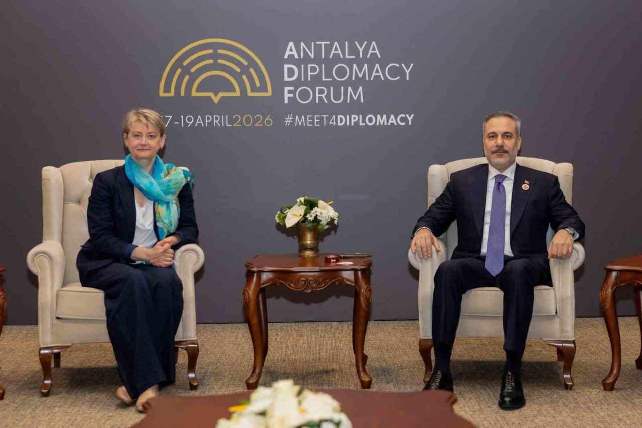 Bakan Fidan, Birleşik Krallık Dışişleri, İngiliz Milletler Topluluğu ve Kalkınma Bakanı Cooper ile görüştü