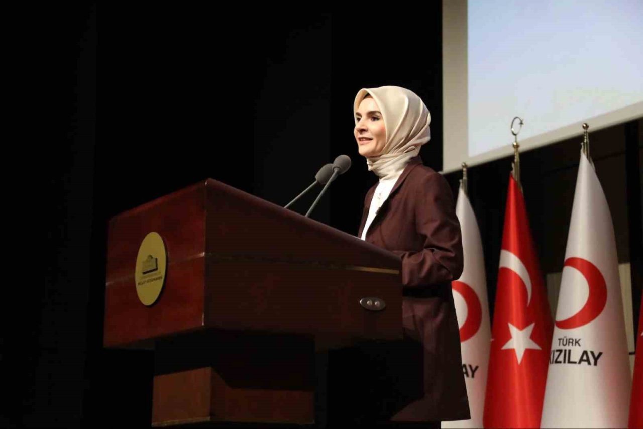 Bakan Göktaş: “Gençlerimizin geleceklerini sağlam adımlarla inşa etmelerini destekleyen bir anlayışla çalışıyoruz”