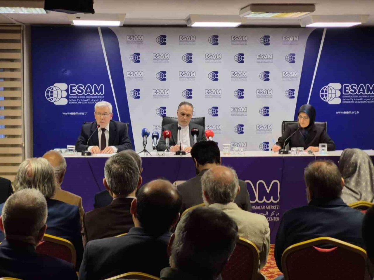 Büyükelçi Zadeh: “İran savaşın başlatıcısı değil, fiili bir tehdide karşılık veren taraf olduğunu ortaya koymaya çalışmıştır”