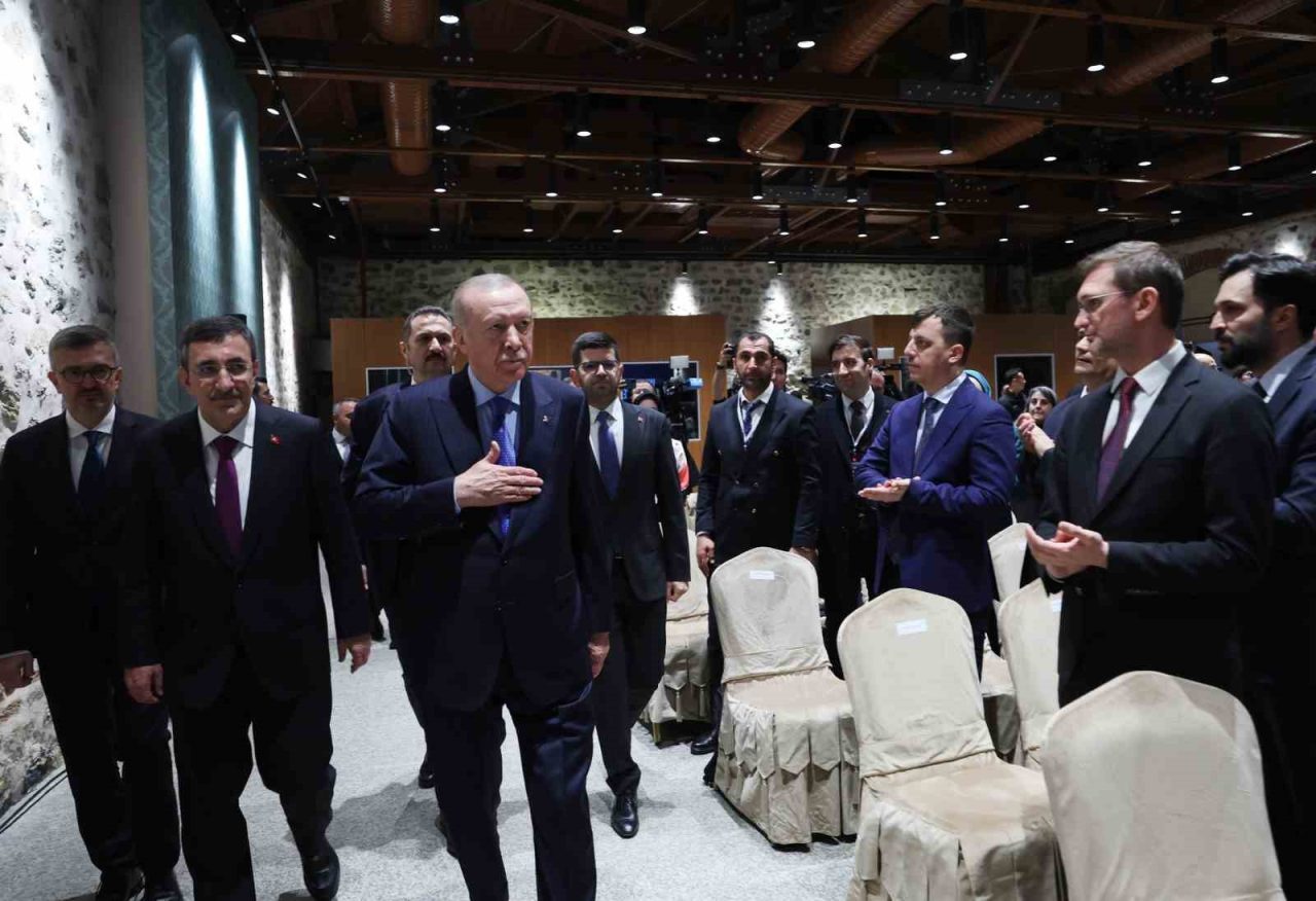 Cumhurbaşkanı Erdoğan: “İmalatçı ihracatçılarımızda vergiyi yüzde 9’a indiriyoruz”