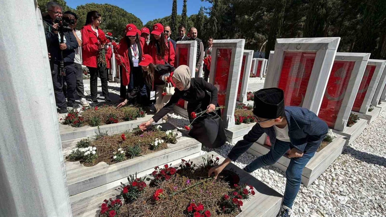 Gençlik ve Spor Bakan Yardımcısı Gürsoy: “Biz o ruhu diri tuttuğumuz sürece ne bayrak iner ne bu millet geri adım atar”