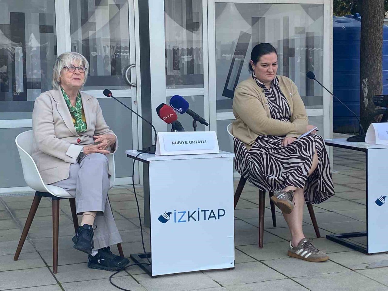 İlber Ortaylı, İzmir’de adını taşıyan kütüphane önünde anıldı