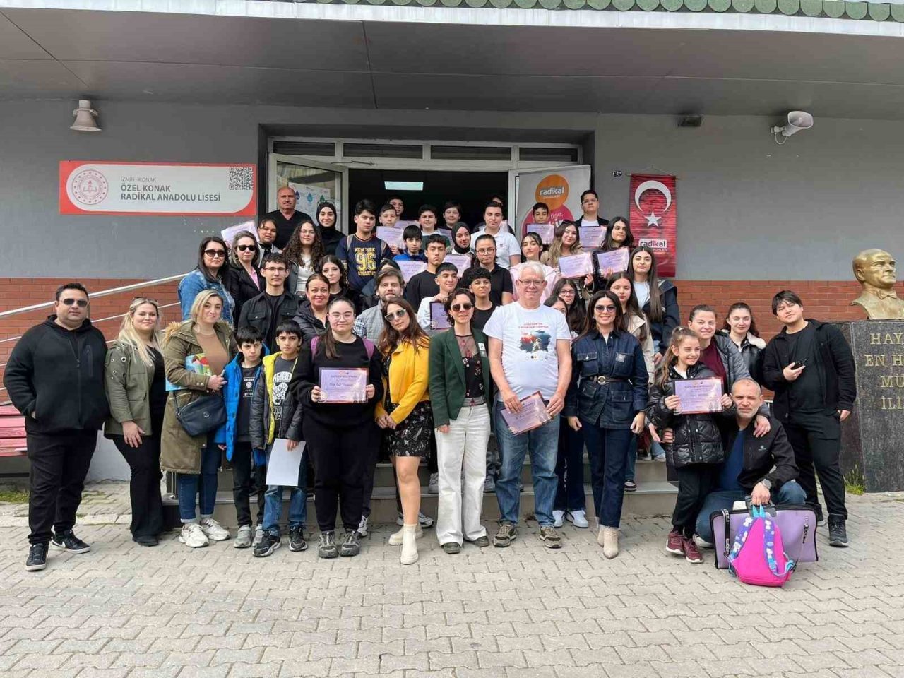 İzmir’de öğrenciler Uluslararası Uzay İstasyonu ile telsiz bağlantısı kurdu