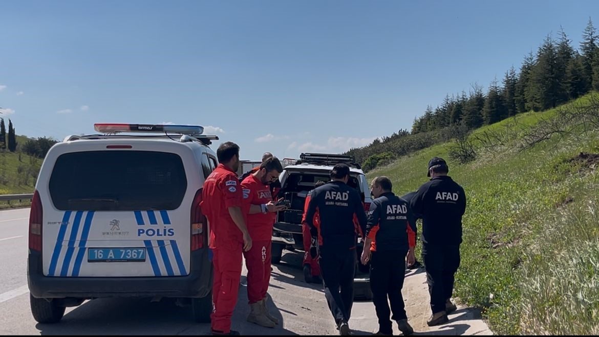 “Otoyola 5 yaşında çocuk bırakıldı” ihbarı ekipleri alarma geçirdi