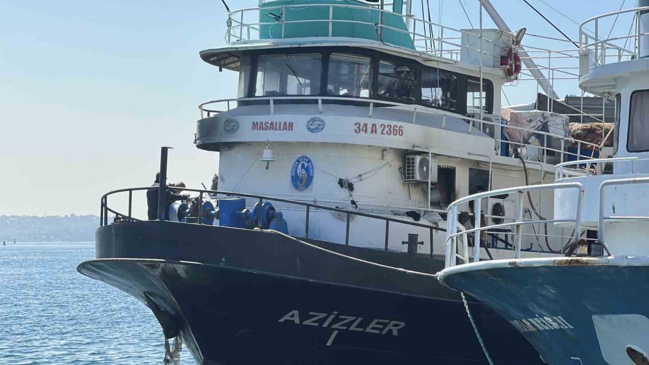 Sarıyer’de balıkçı teknesinden alevler yükseldi