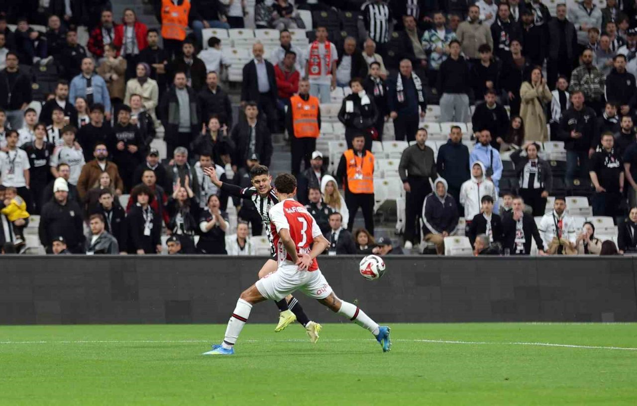 Trendyol Süper Lig: Beşiktaş: 0 – Fatih Karagümrük: 0 (Maç devam ediyor)