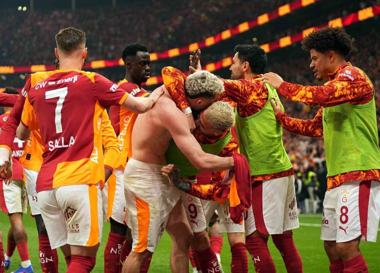 Trendyol Süper Lig: Galatasaray: 3 – Fenerbahçe: 0 (Maç sonucu)