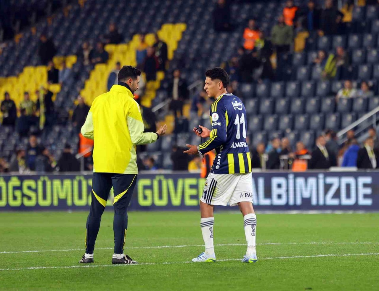 11 maç sonra forma giyen Alvarez, ıslıklandı