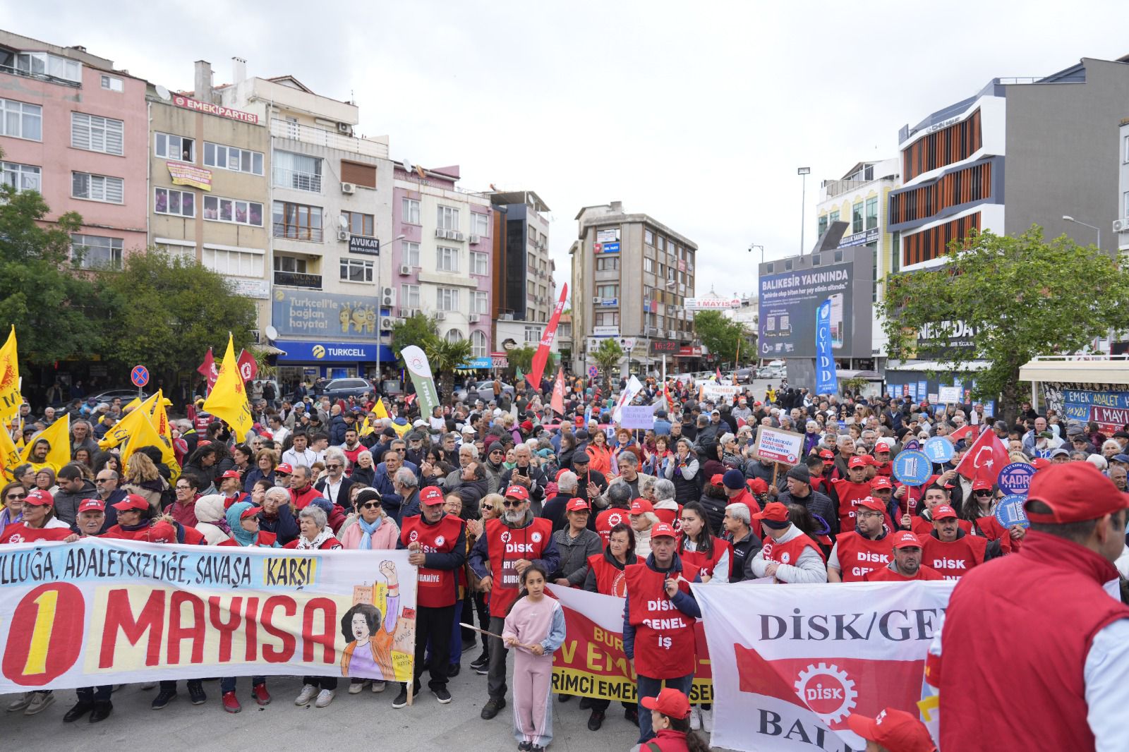 1 Mayıs Burhaniye’de coşkuyla kutlandı