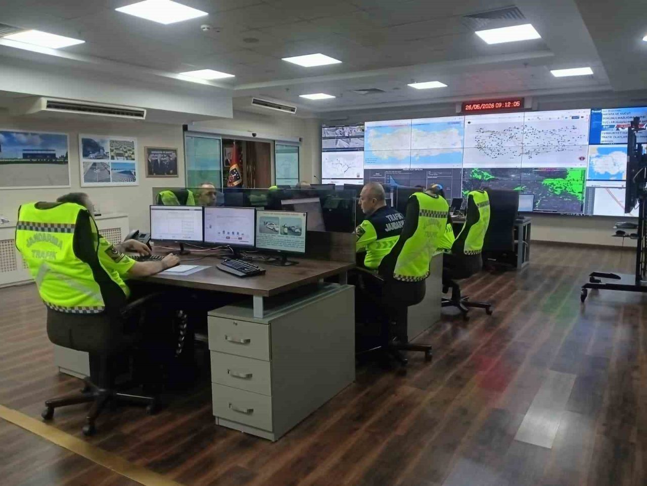 Ankara’da jandarmadan bayram öncesi hava destekli trafik denetimi