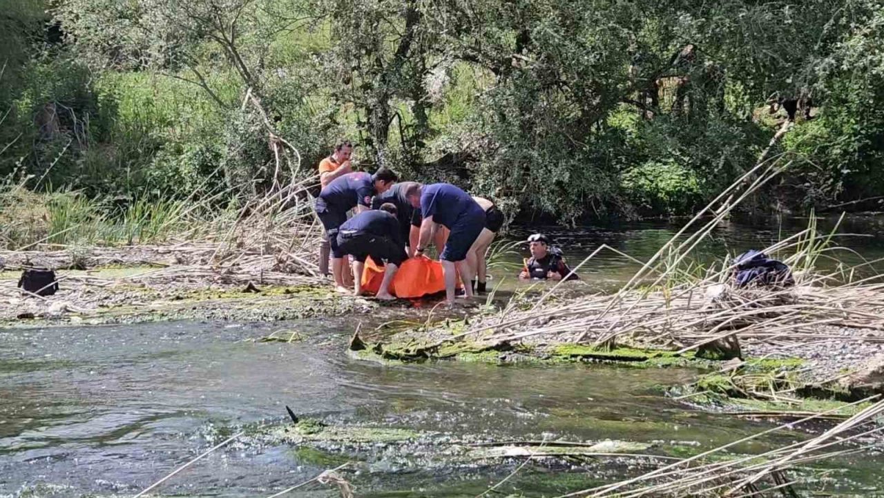 Balıkesir’de 14 yaşındaki çocuk serinlemek için girdiği çayda boğuldu
