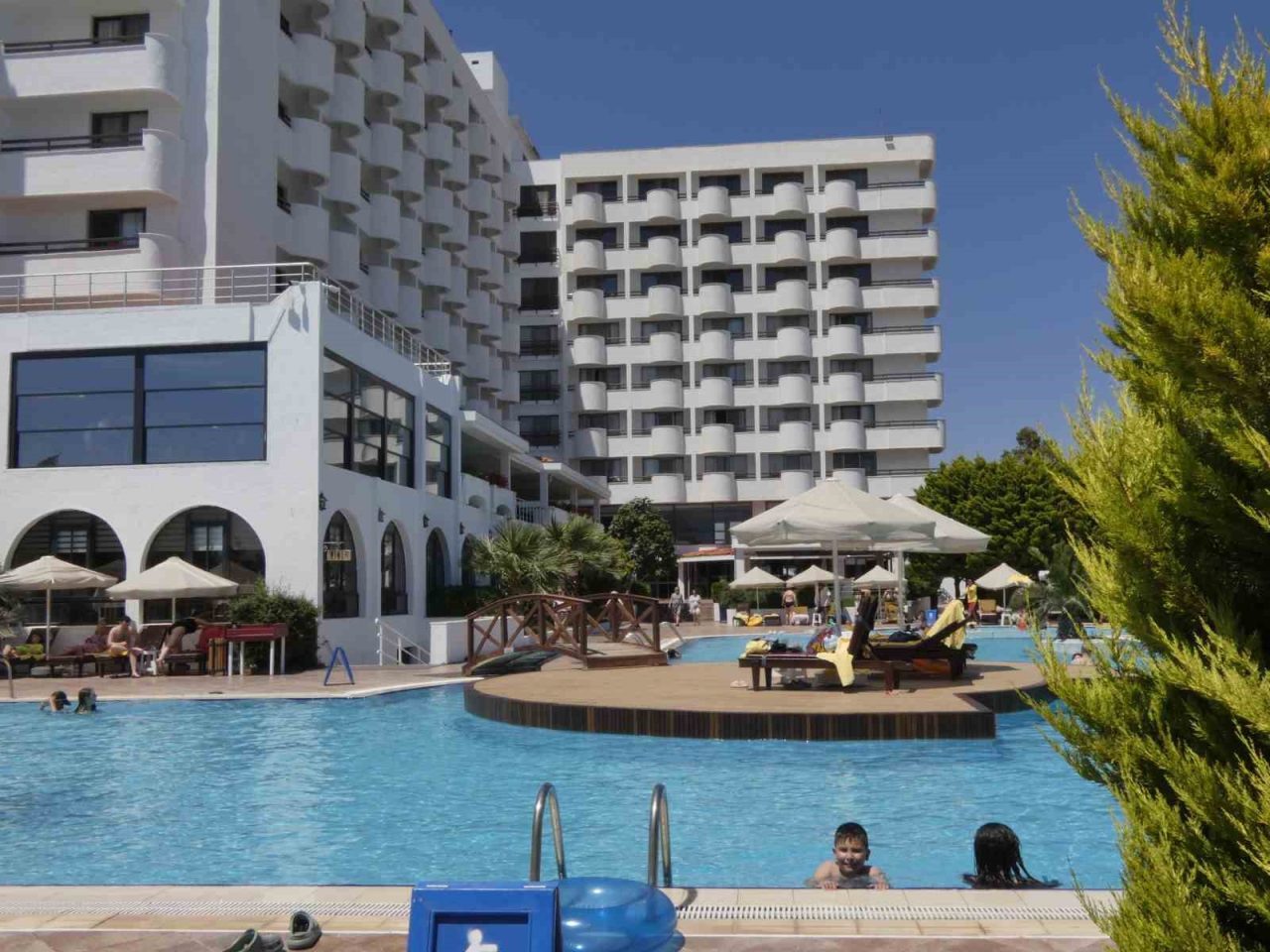 Bayramın dördüncü gününde turistik oteller doldu taştı