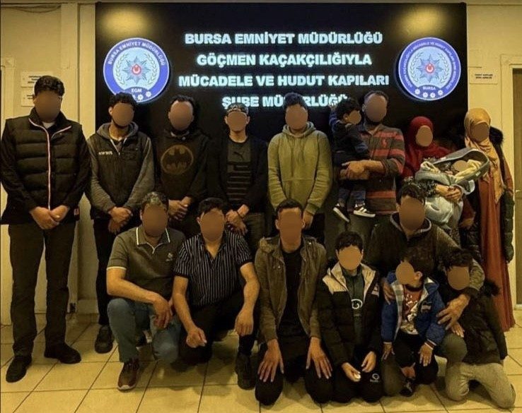 Bursa’da göçmen kaçakçılığı operasyonu: 18 kaçak göçmen yakalandı