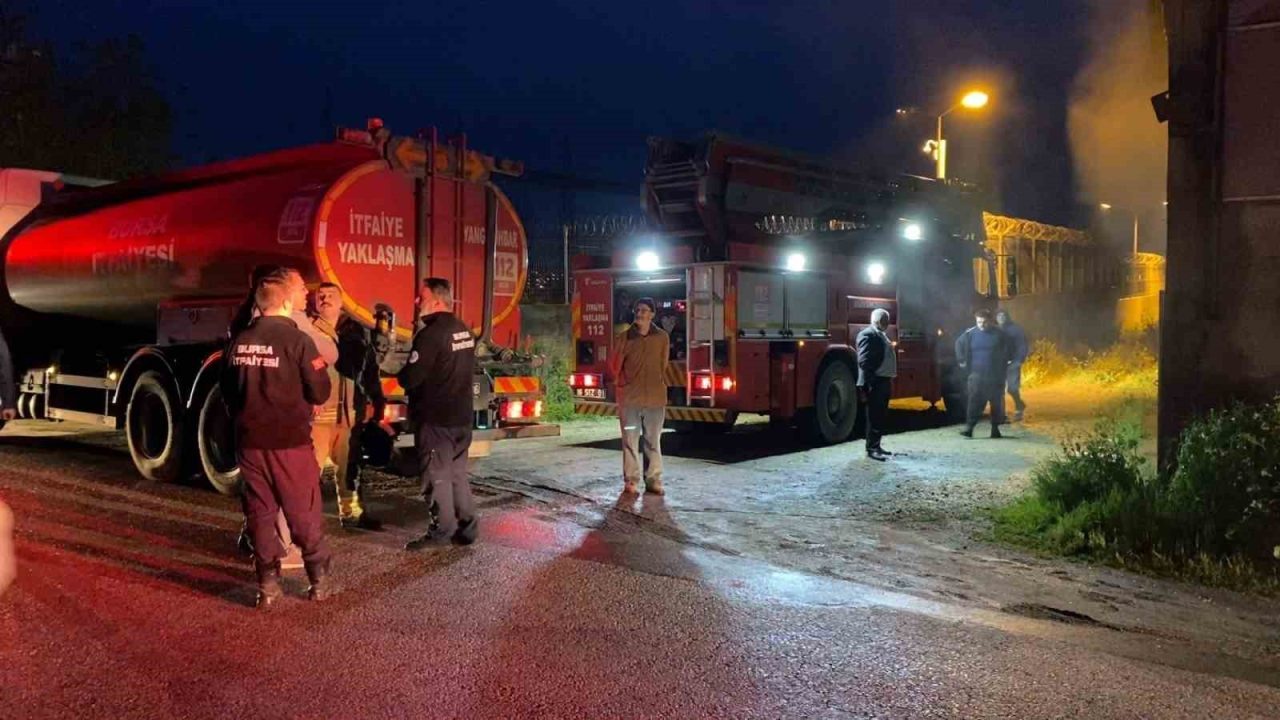 Bursa’da menteşe imalathanesinde yangın