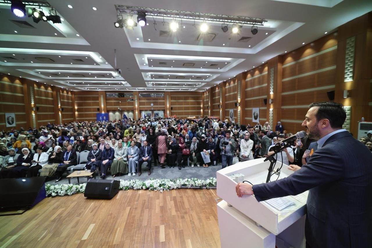 Cumhurbaşkanı Erdoğan, AK Parti İstanbul İl Kadın Kolları Danışma Meclisi’ne telefonla bağlandı