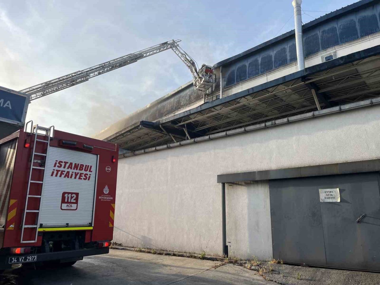 Esenyurt’ta plastik poşet fabrikasında yangın
