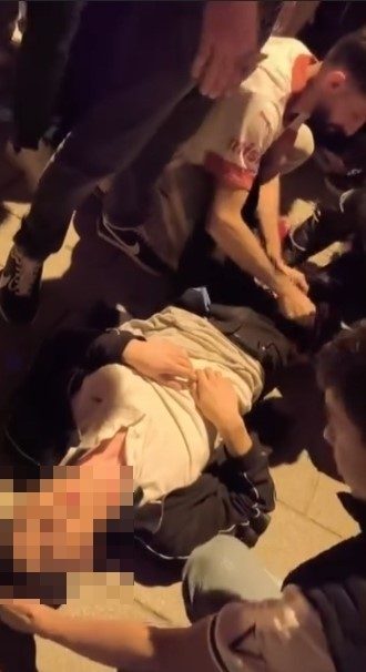 Esenyurt’ta şampiyonluk kutlamasında bir taraftar bacağından bıçaklandı