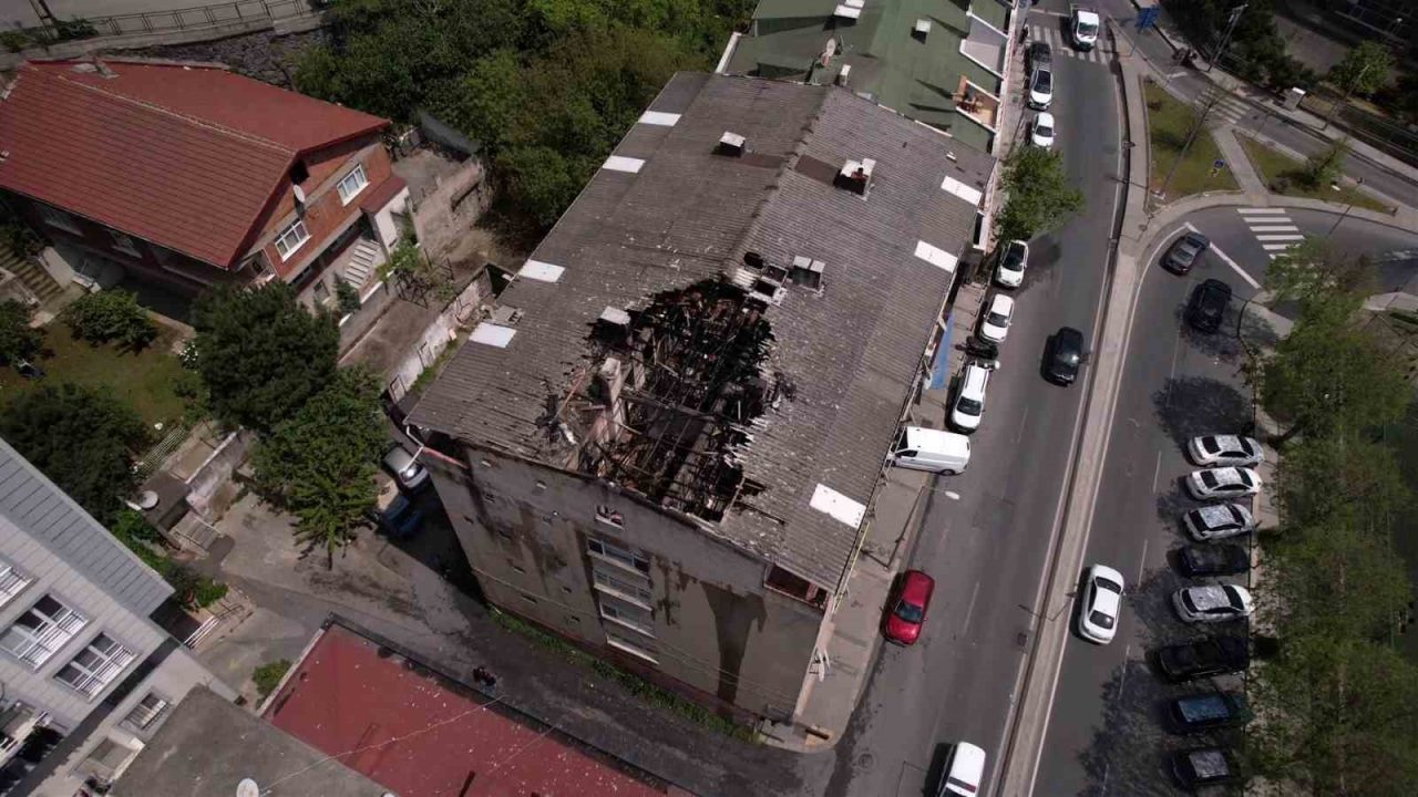Eyüpsultan’da çatı tamirinden sonra yangın çıktı, daire kullanılamaz hale geldi