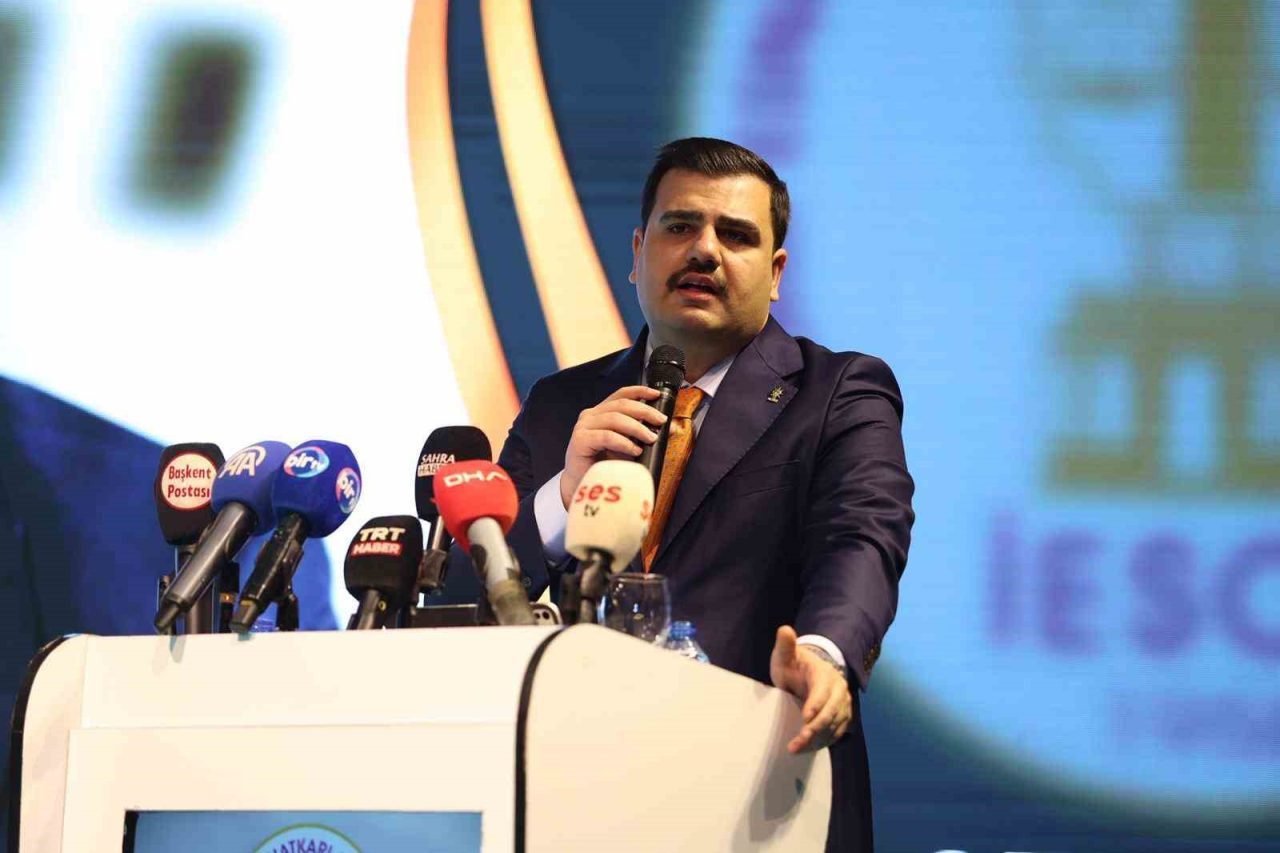 Eyyüp Kadir İnan’dan İzmir Çevre Yolu’nun ücretli olacağı iddialarına yalanlama