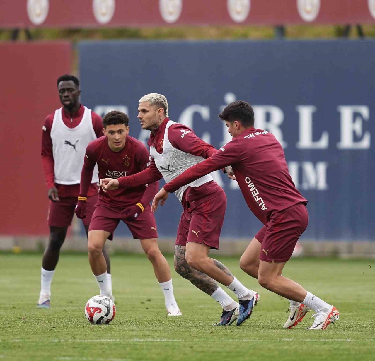 Galatasaray, Antalyaspor maçı hazırlıklarına başladı
