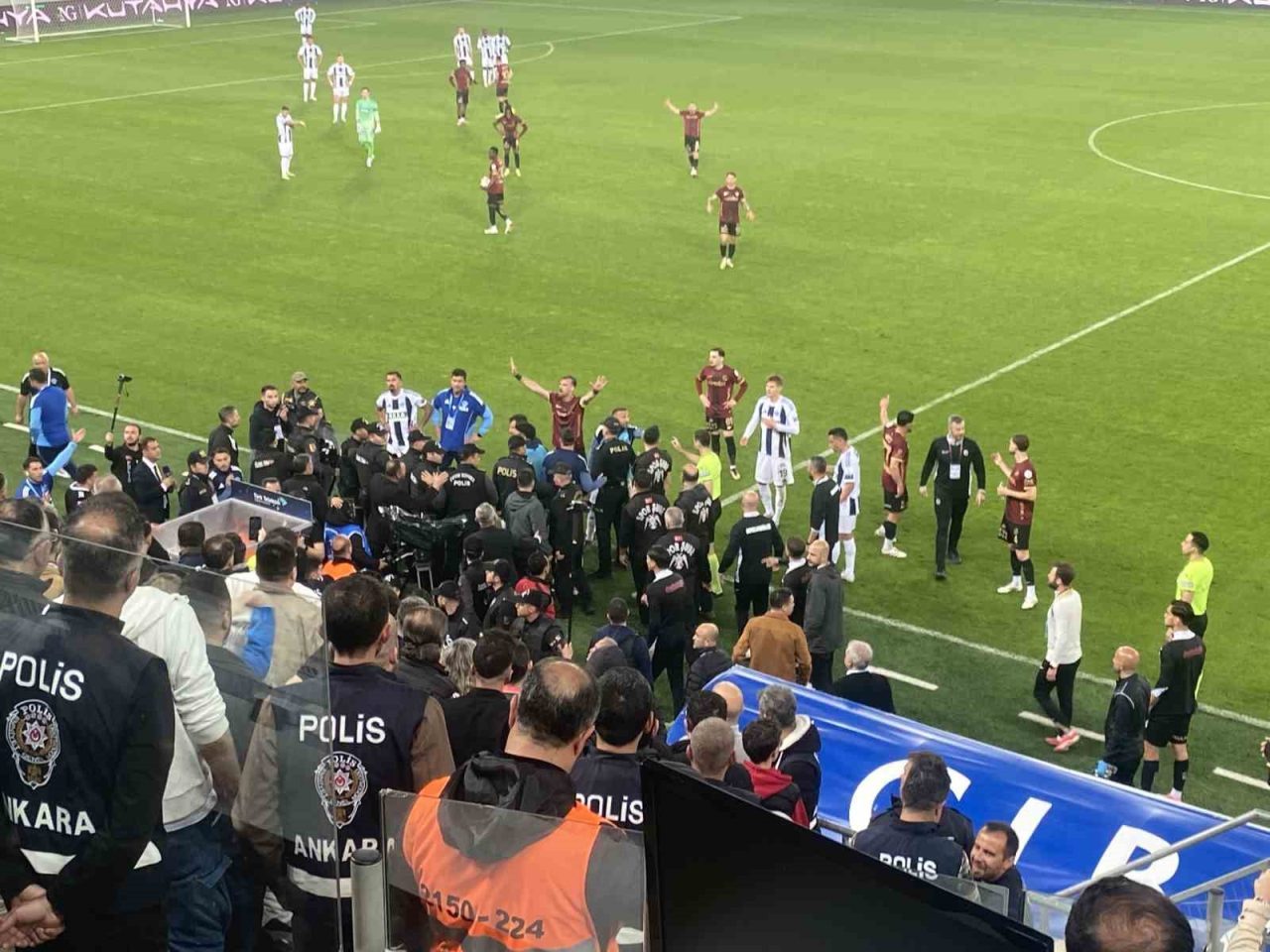 Gençlerbirliği – Kasımpaşa maçında kulübede gerginlik