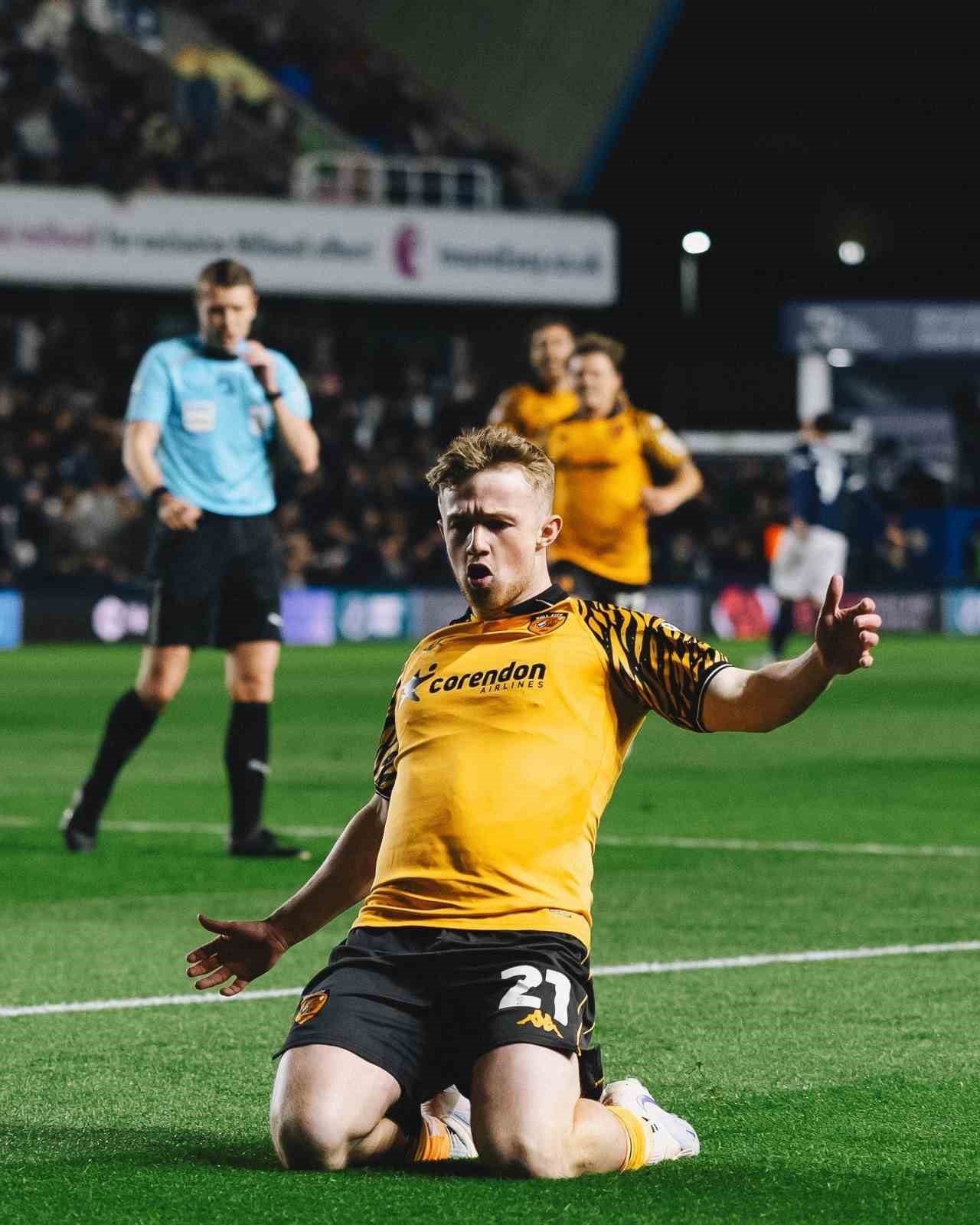Hull City, play-off finaline yükseldi