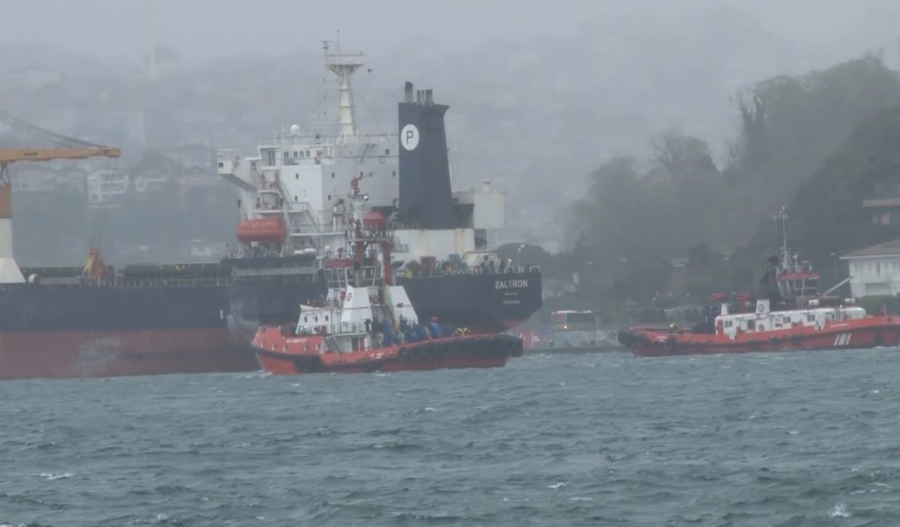 İstanbul Boğazı’nda arıza yapan gemi kurtarıldı