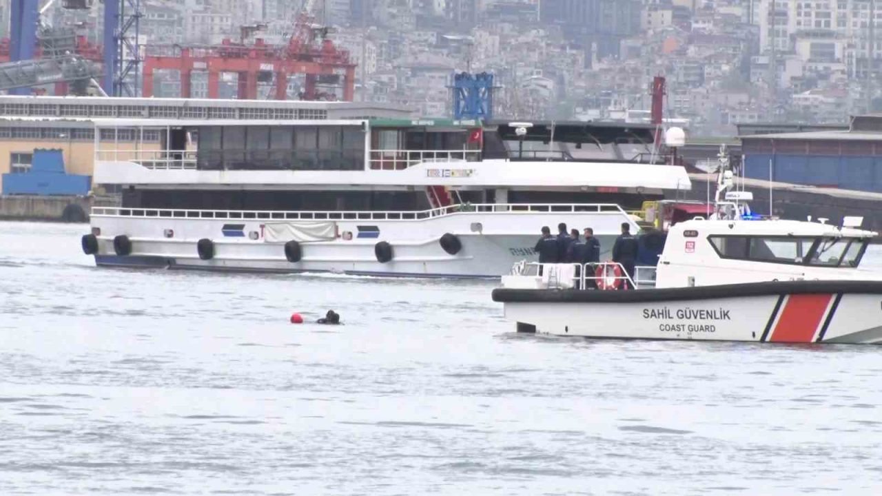 Kadıköy vapurunda kaybolan kadını arama çalışmaları devam ediyor
