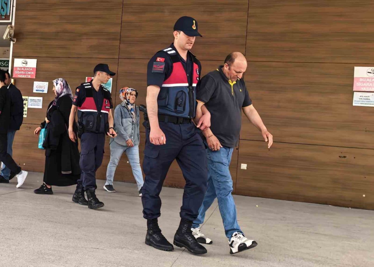 Kredi kartı çalıp harcama yapan şüpheliler yakalandı