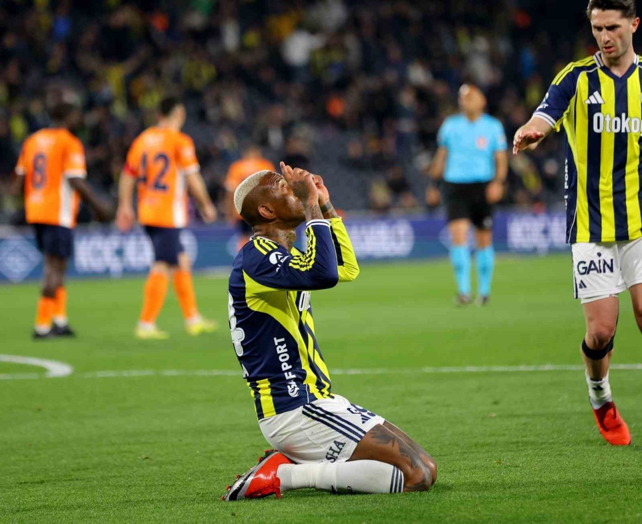 Talisca’dan Başakşehir karşısında hat-trick