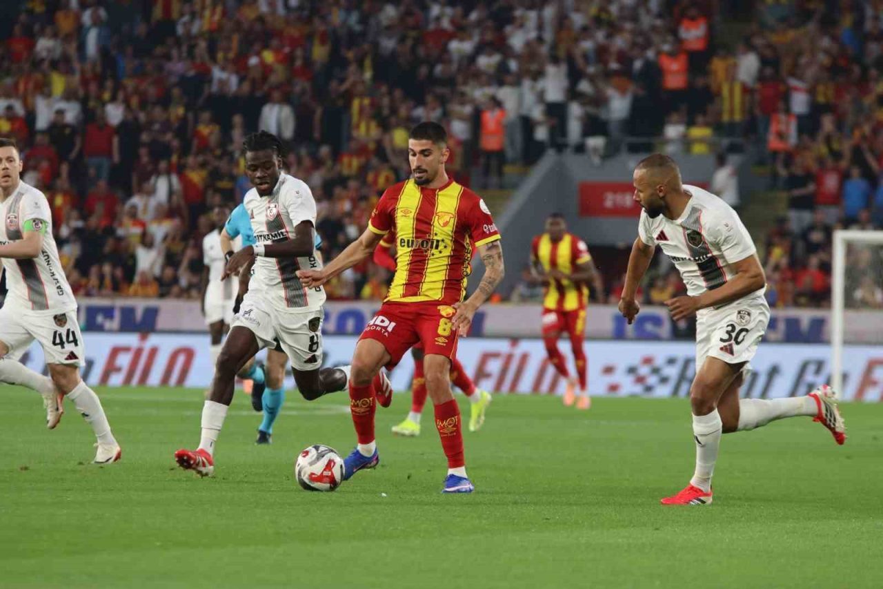 Trendyol Süper Lig: Göztepe: 1 – Gaziantep FK: 0 (İlk yarı)