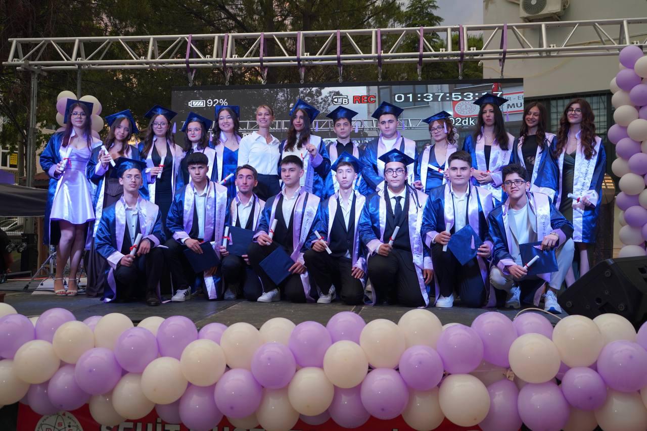 Şehit Mustafa Serin Fen Lisesi’nde mezuniyet coşkusu