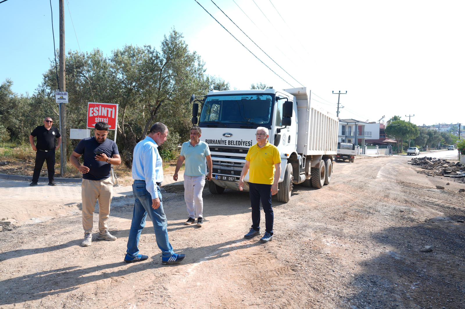 Başkan Deveciler Büyükşehir Belediyesi tarafından başlatılan Pelitköy Sahil Yolu çalışmalarını yerinde inceledi