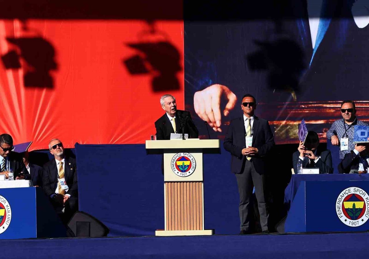 Aziz Yıldırım: “Benim Fenerbahçelilere ödenmemiş bir borcum var”