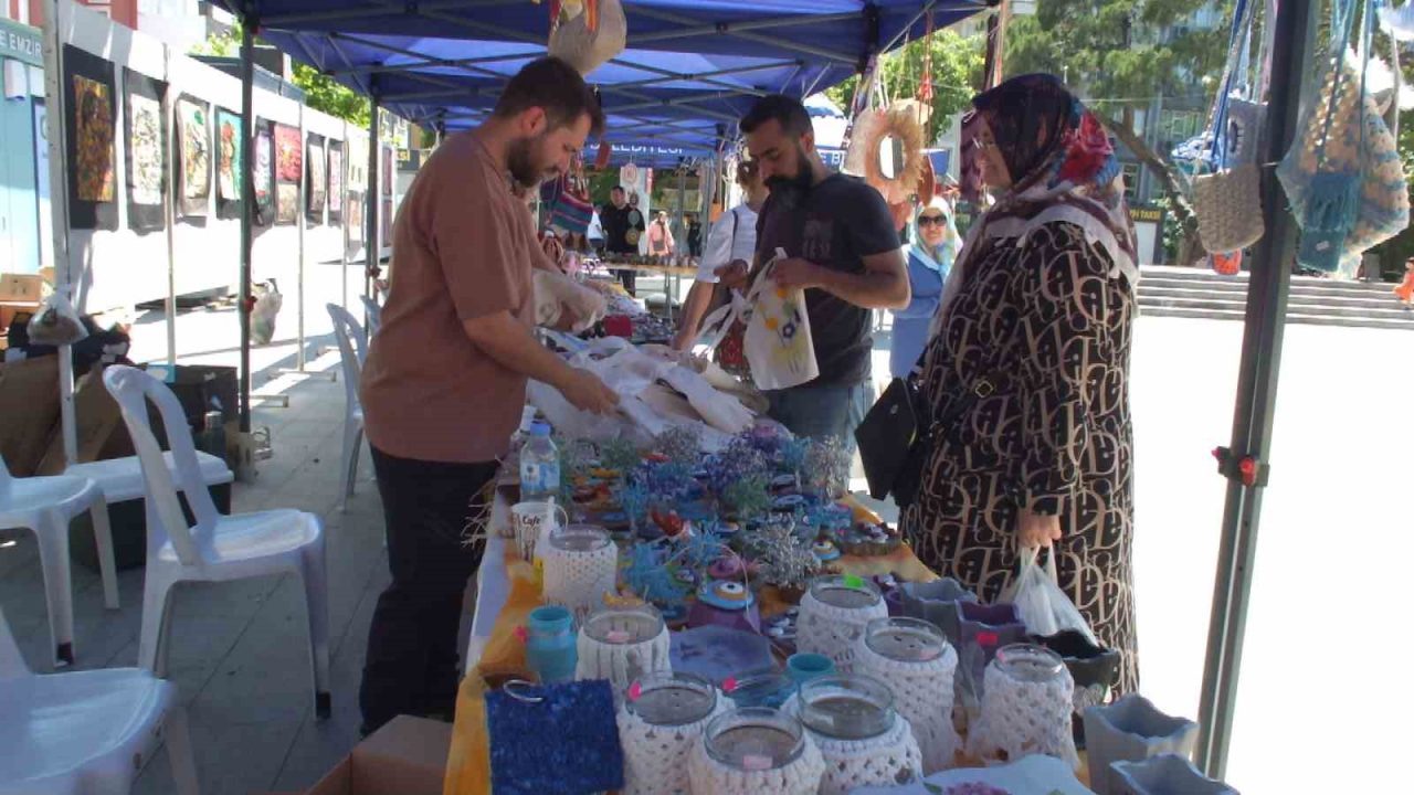 Balıkesir’de Özel Öğrencilerin el emeği ürünler görücüye çık