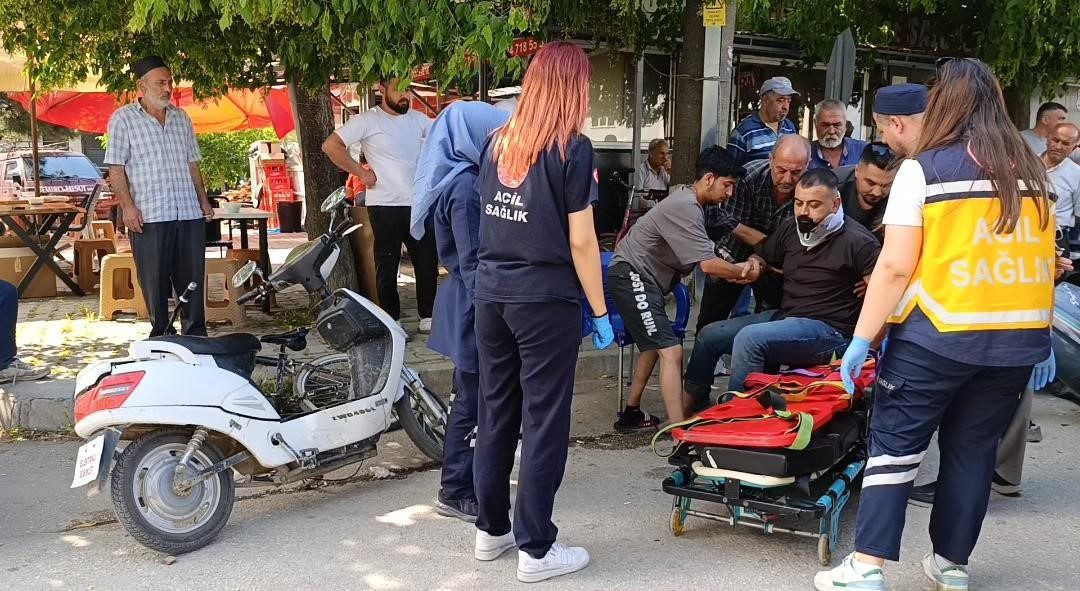 Bursa’da motosiklet otomobille çarpıştı: 1 yaralı