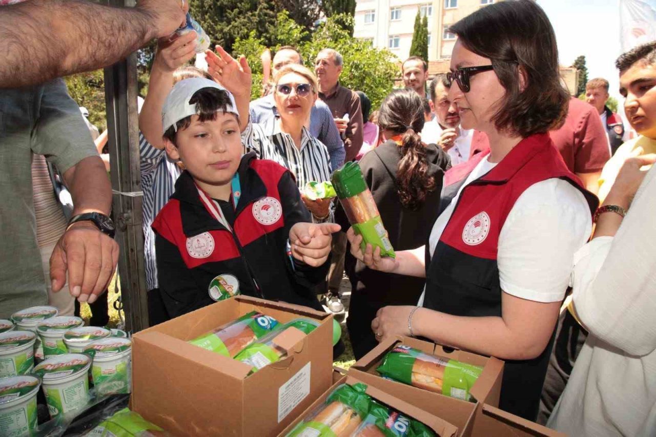 Çanakkale’de miniklerle Dünya Süt Günü kutlaması
