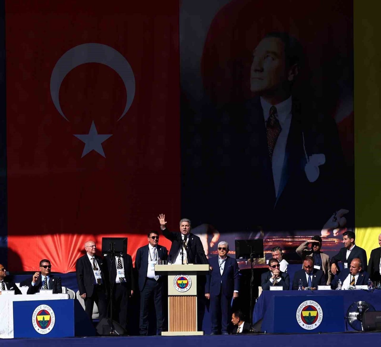Hakan Safi: “Gençliğim, enerjim, servetim, her şeyim Fenerbahçe’me feda olsun”