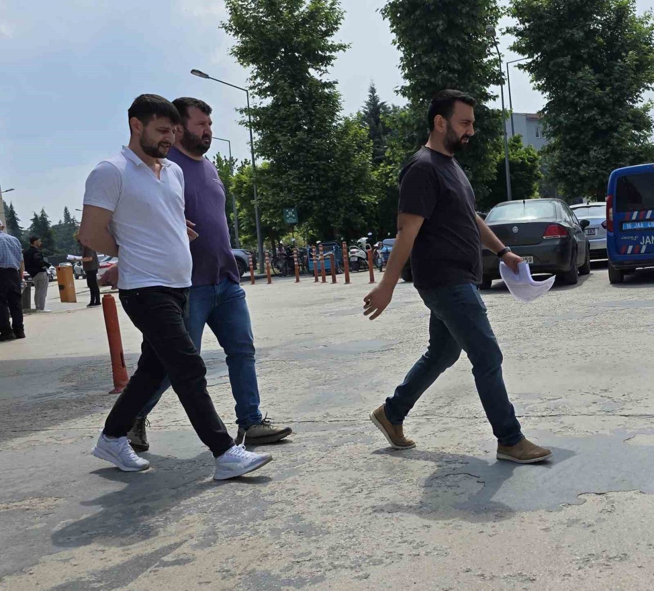 İnegöl’de 10 yıl hapis cezası bulunan şahıs kimlik