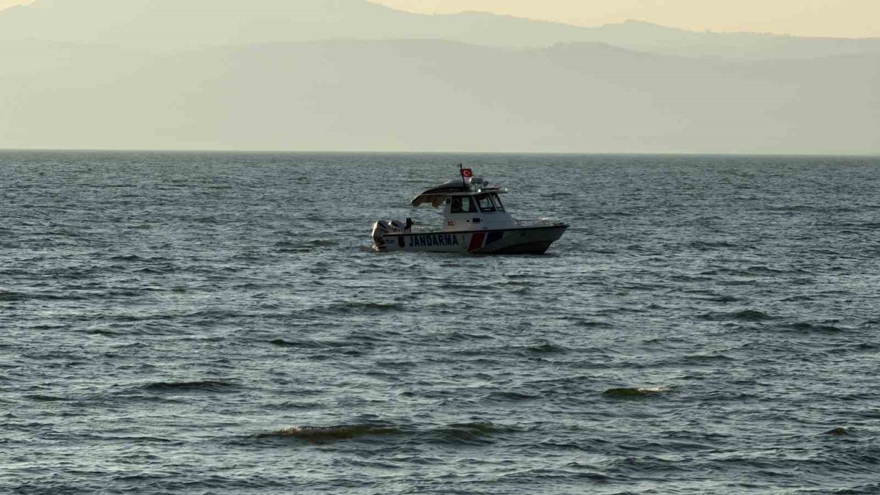 İznik Gölü’nde akıntıya kapılan emekli polis hayatını kaybetti, oğlu kurtarıldı