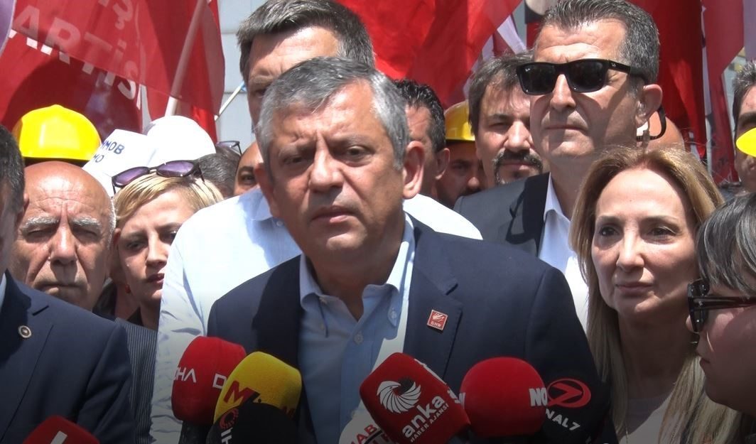 Özgür Özel: “Son kuruş ödenene, haklarını alana kadar madencilerin arkasındayız”