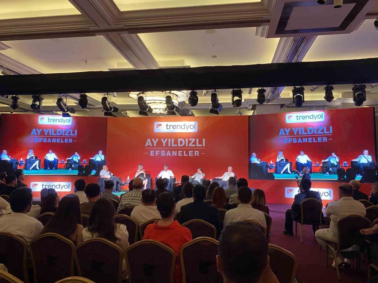 Trendyol’dan ‘Ay Yıldızlı Efsaneler’ paneli