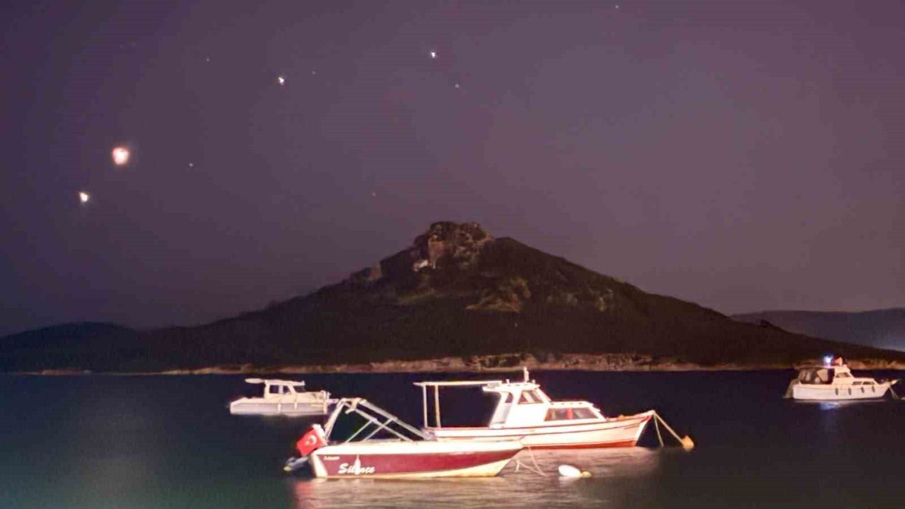 Venüs ve Jüpiter’in nadir kavuşumu Ayvalık’tan görüntülendi